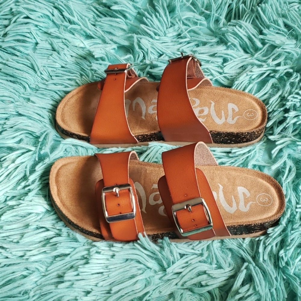 Girls size 3 faux brown leather slides